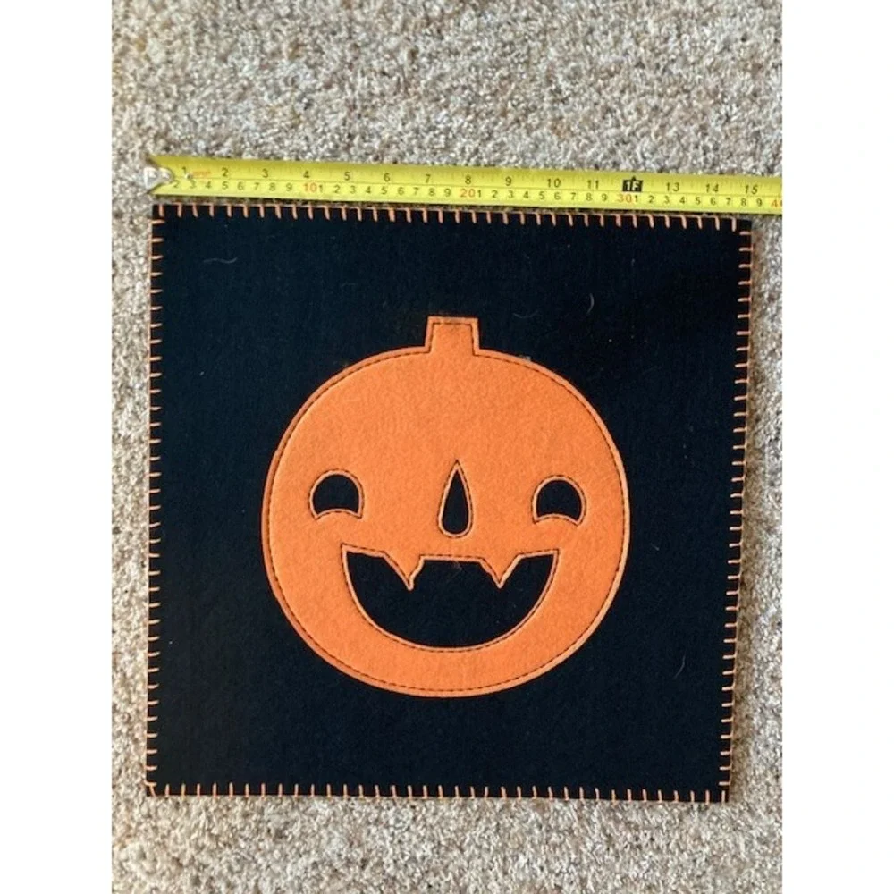 Vtg Halloween Jack O'Lantern Set of Five 15x15 pumpkin Felt Placements‎